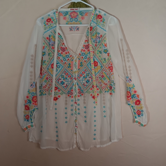 Johnny Was 🐞 White Asymmetrical Embellished Blouse